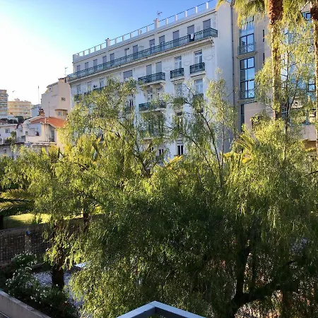 아파트 Quiet Studio With A Big Balcony 니스
