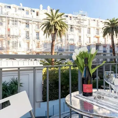 Apartment Quiet Studio With A Big Balcony Nice